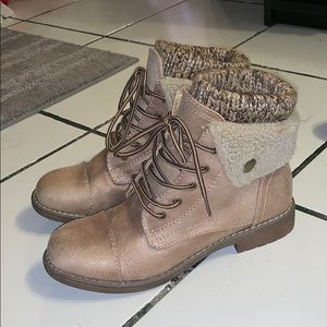 cliffs by white mountain boots